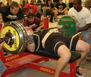 mike westerdal breaking through his bench press plateau